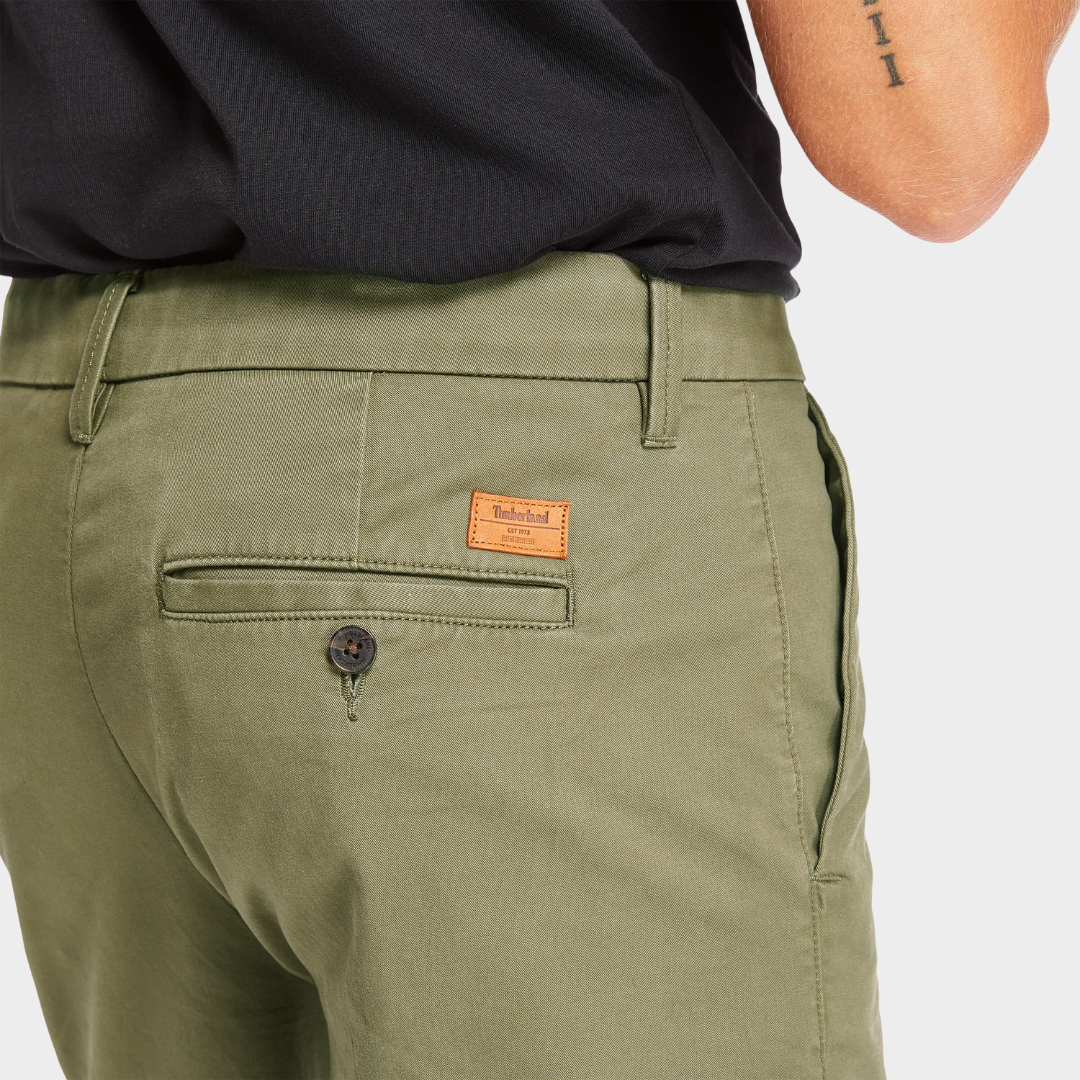 TIMBERLAND SQUAM LAKE STRETCH TWILL STRAIGHT SHORTS FOR MEN IN GREEN