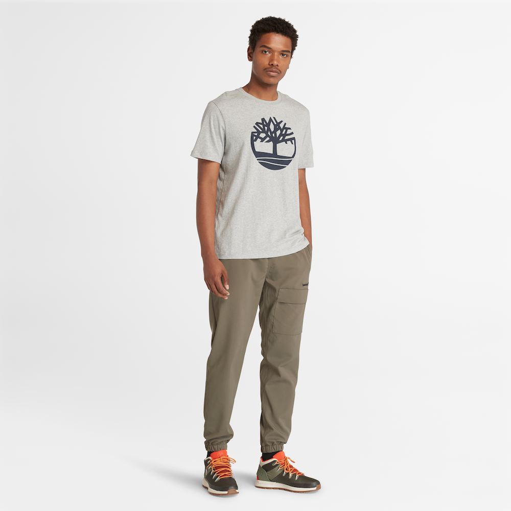  Timberland® Kennebec River Tree Logo Regular Fit T-Shirt for Men in Grey. Grey crewneck t-shirt made from 100% organic cotton featuring a large Timberland® tree logo graphic on the chest.