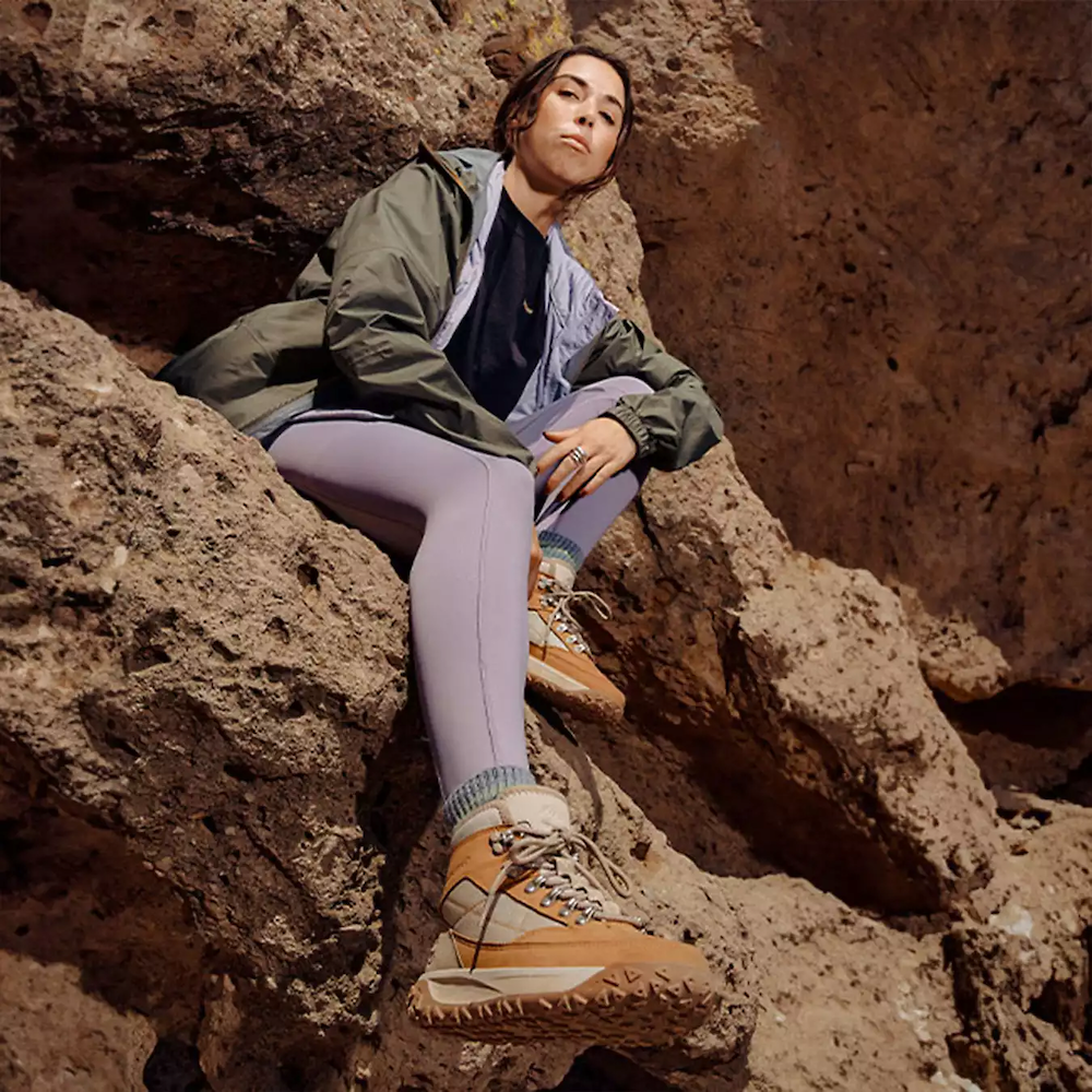 Timberland¡ Women's Jenness Waterproof Packable Jacket. Lightweight, waterproof fabric for breathability and protection. Tier 3 waterproof technology with fully sealed seams for dryness. Packable design folds into a pouch for portability. Adjustable hood for extra coverage