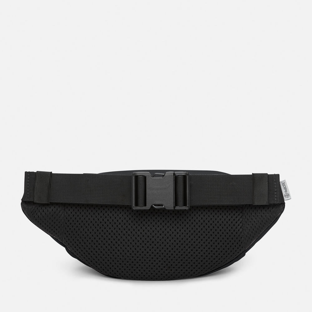 Timberland® Outdoor Archive 2.0 Sling Bag in Black. Recycled polyester sling bag with adjustable strap and front pocket