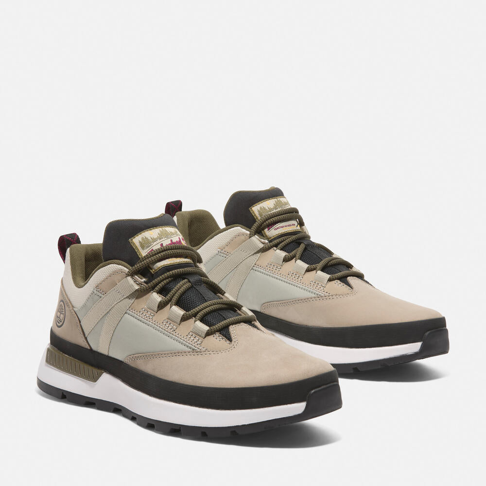 Timberland Euro Trekker Low Lace-Up Sneaker for Men in Light Taupe. Light taupe sneaker with lace-up closure. Comfortable and stylish for everyday wear.