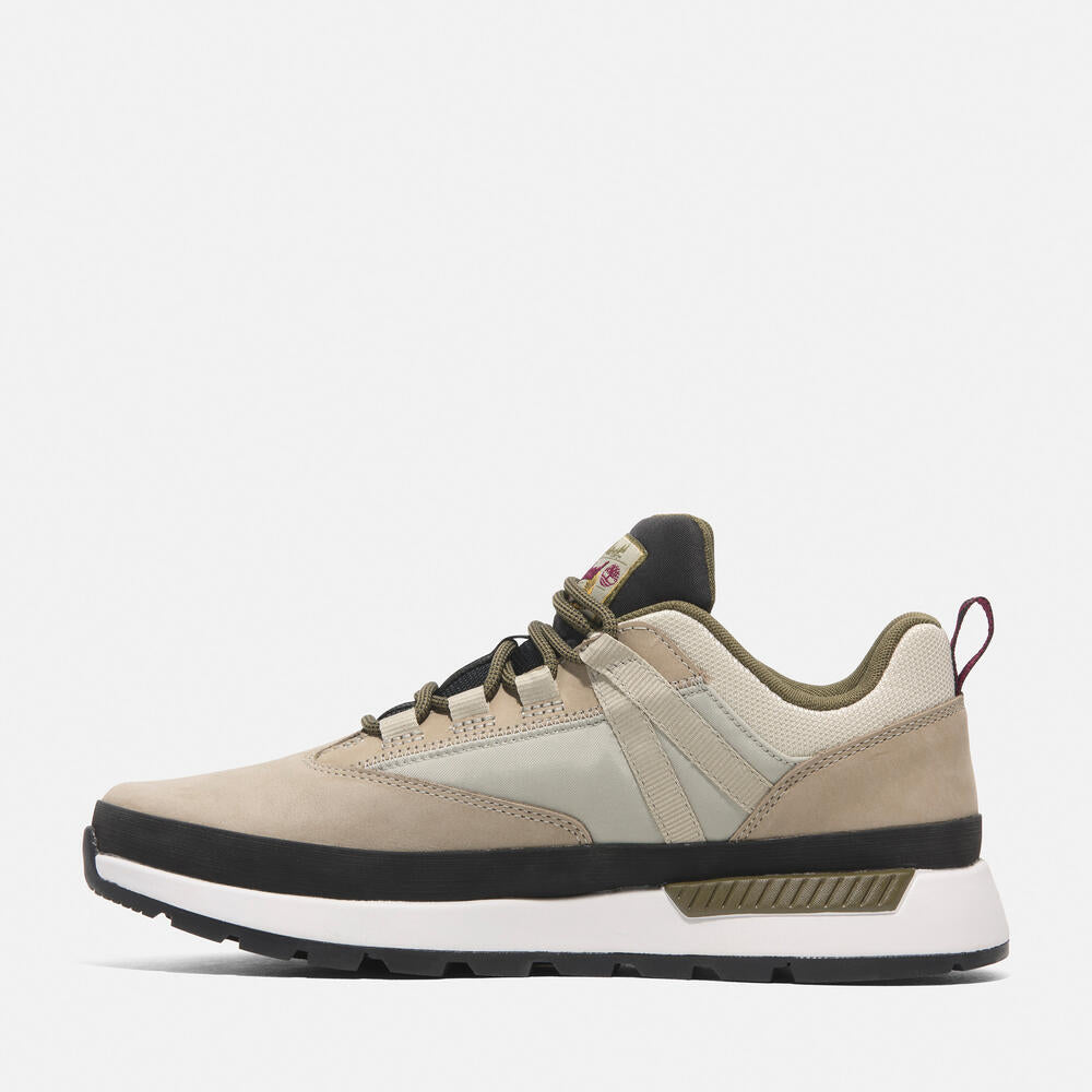 Timberland Euro Trekker Low Lace-Up Sneaker for Men in Light Taupe. Light taupe sneaker with lace-up closure. Comfortable and stylish for everyday wear.